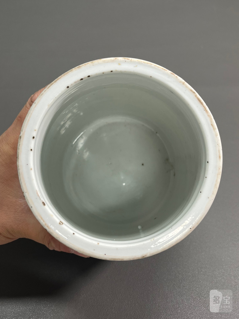 清同治  刻瓷描金苍松图笔筒 - 图25